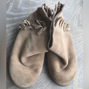 Gap short boot suede leather moccasins in size 9 little girl EUC